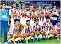 REAL VALLADOLID DEPORTIVO. Temporada 1987-88. Luismi Quintana (utillero), Moreno, Portugal, Peña, Minguela, Manolo Hierro, Fenoy. Fonseca, Bernardo, Torrecilla, Lemos y Moya. REAL SPORTING DE GIJÓN 0 REAL VALLADOLID DEPORTIVO 0 Sábado 29/08/1987, 20:30 horas. Campeonato de Liga de 1ª División, jornada 1. Gijón, Asturias, estadio El Molinón: 17.000 espectadores. GOLES: no hubo.