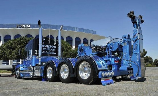 gambar truk keren KENWORT Freightliner.