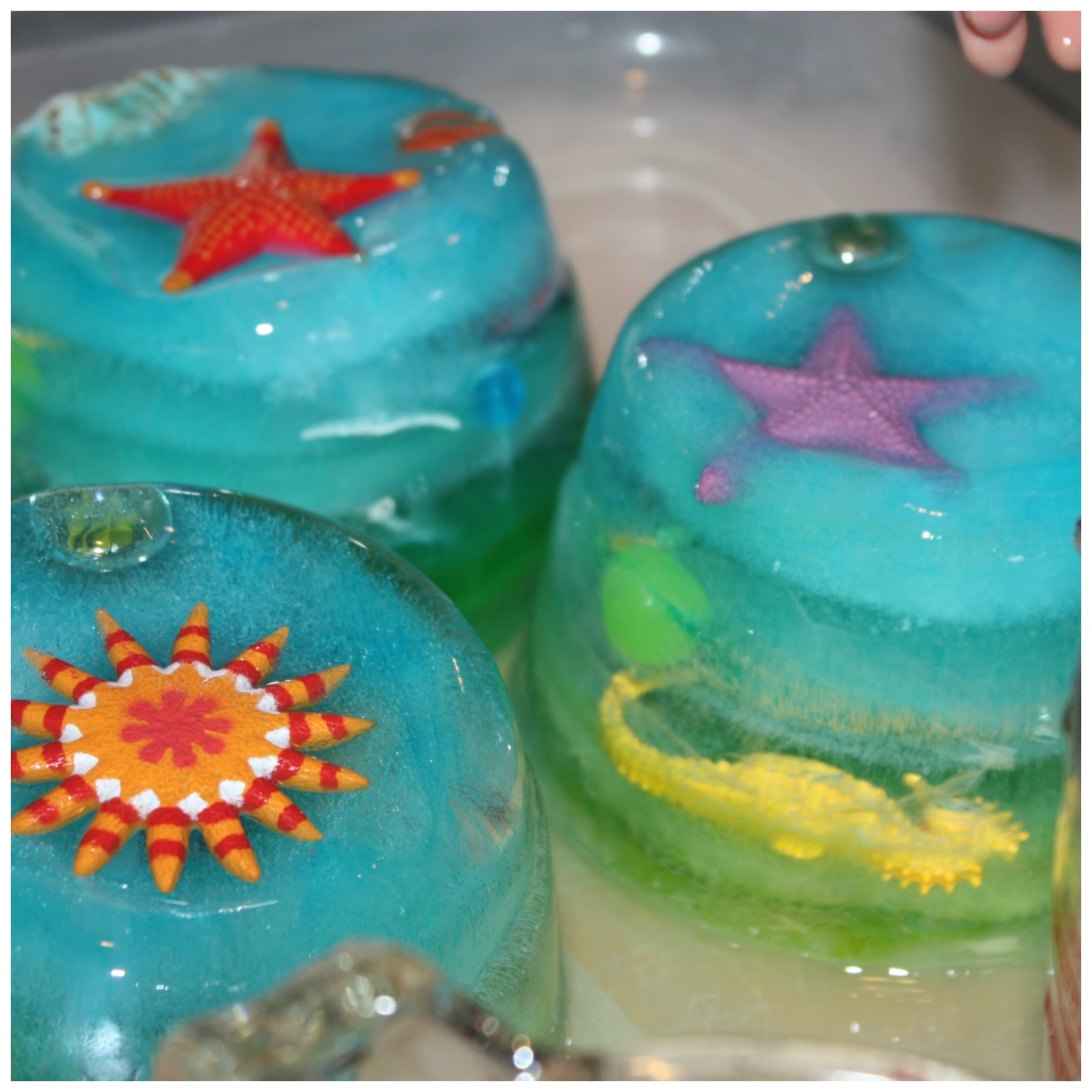 Icy Ocean Sensory Play and Ice Melt from Little Bins for Little Hands
