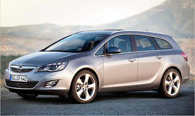 Opel Astra shows the new Sports Tourer 2011