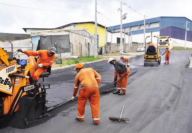 Vereador Élcio do Aviário consegue junto da prefeitura pavimentação para 4 vias na vila Maria do Rosário