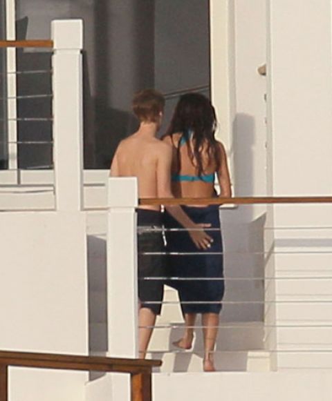 selena gomez and justin bieber dating and kissing. selena gomez justin bieber