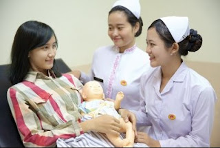 pendampingan Pelatihan Baby Spa Kemenkes Bengkulu Tengah llangsung praktek