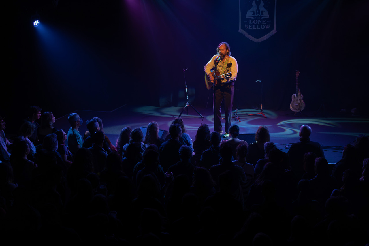 Jonny Fritz@ the Independent (Photo: Sean Reiter)