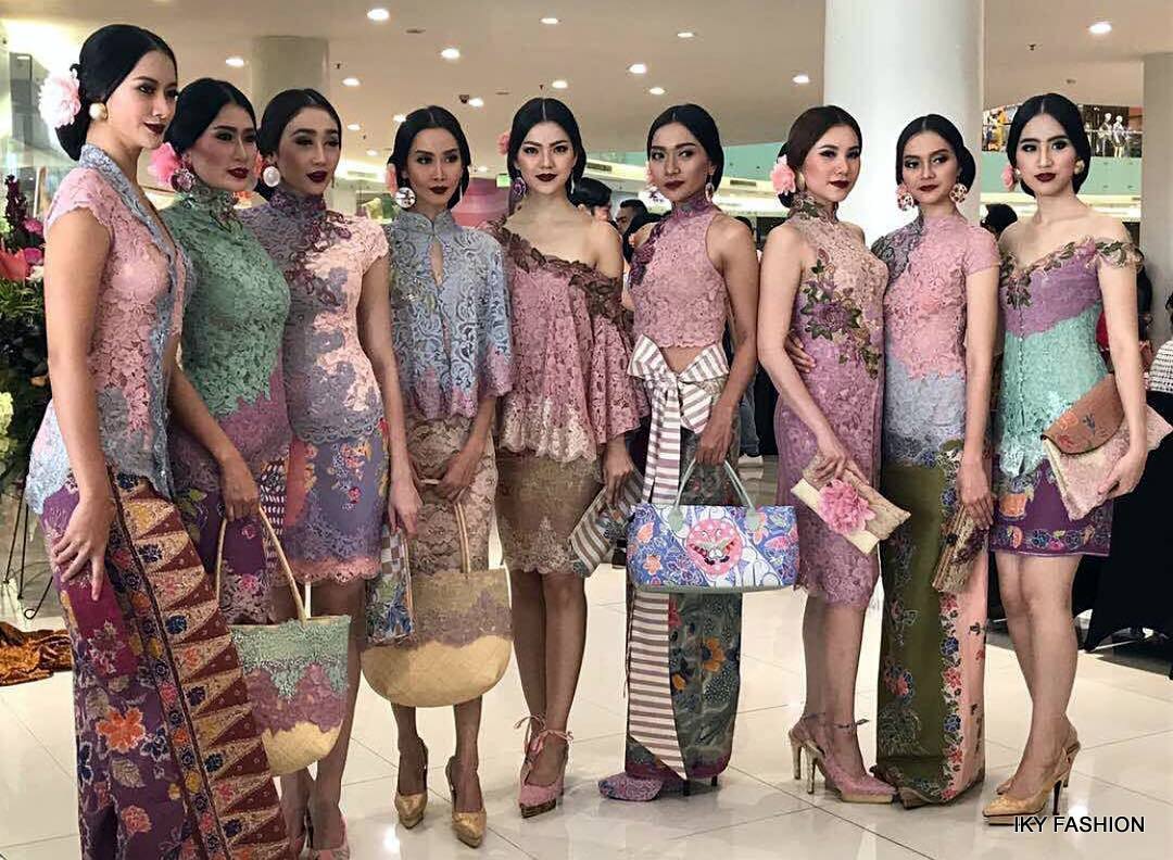 5 Model Kebaya Indonesia Motif Batik Modern dan Kekinian