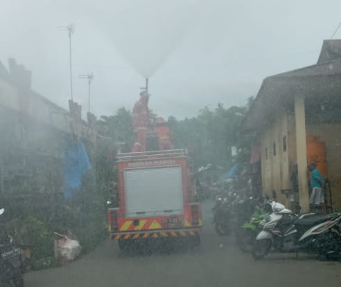 Gustu Penanganan COVID-19 Ambon Semprot Disinfektan di Terminal Transit dan Pasar Passo