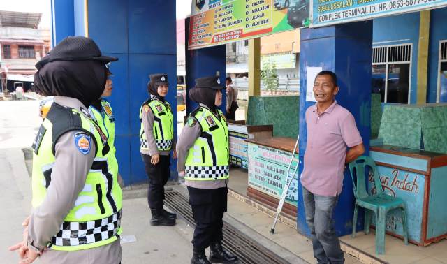 Polwan Polres Aceh Timur Menebar Keamanan dan Kenyamanan Dengan Patroli Harkamtibmas