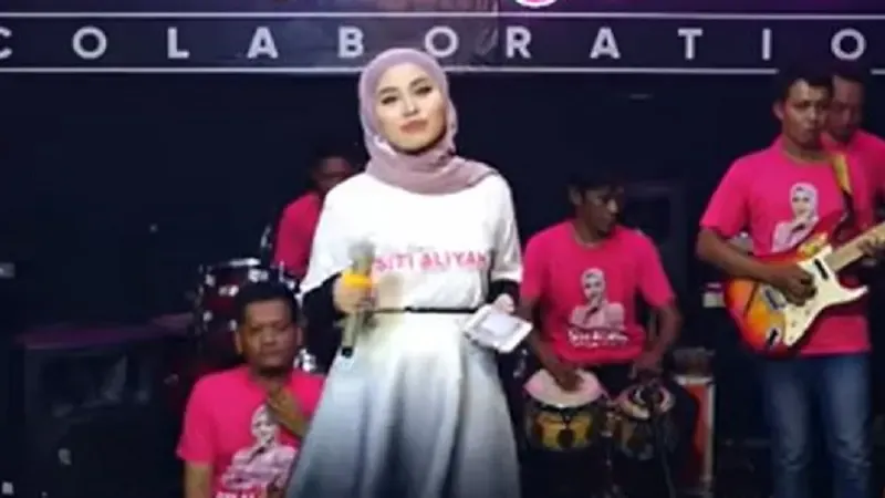 Siti Aliyah - Kangen Di Bales Lara