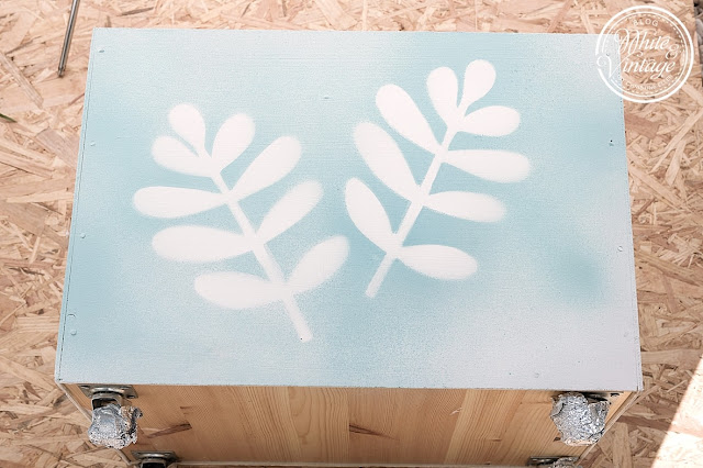 Motiv mit Chalkpaint-Spray sprühen