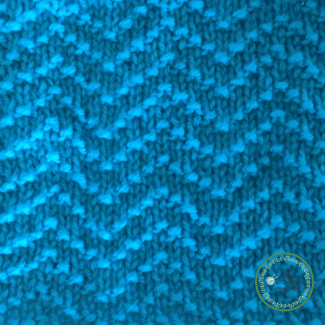 Picture of a close up of chevron seed stitch