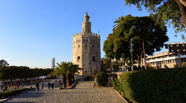 Torre del Oro. https://www.guiasevilla.com/torre-oro