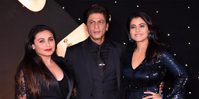 Hadir SendirianPelukan Hangat Kajol Buat SRK di Pesta 