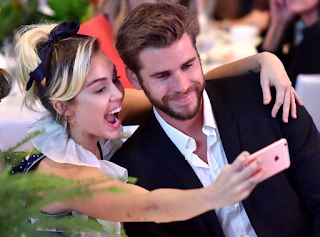 Liam Hemsworth and Miley Cyrus 