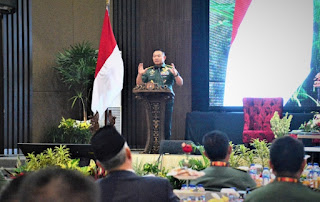 Kasad Jenderal TNI Dr. Dudung Abdurachman, S.E.,M.M., Tutup Secara Resmi Seminar TNI AD VI Tahun 2022 Di Seskoad Bandung.