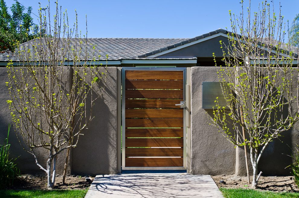 50 Desain Pintu Taman yang Simple dan Modern Rumahku Unik
