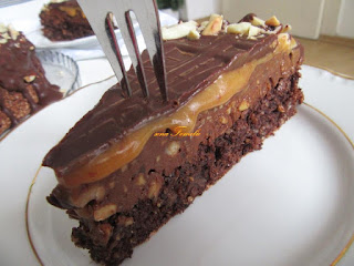 Snickers cake