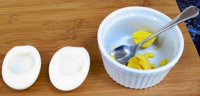 Cara Membuat Tepung  Kuning Telur  untuk Kenari Kenariku