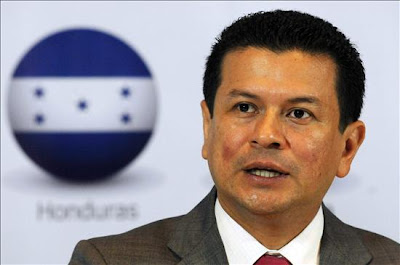 Suplantación de identidad del canciller salvadoreño Hugo Martínez