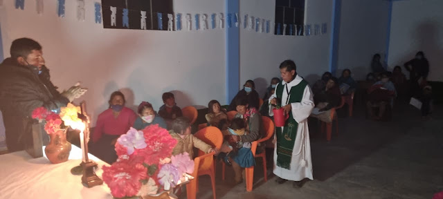 Schon vor Wochen hatte der Katechet von Casa Grande den Gottesdienst mit Padre Hernán Tarqui in Villazón vorbereitet.