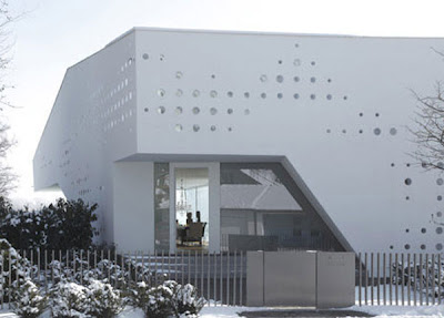 Review, Crisp, White, Angle, cantilever, 'R House', in Germany