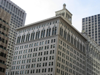 A building in downtown San Francisco