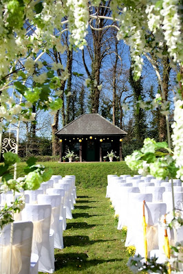 Outdoor Wedding Ideas for All Seasons