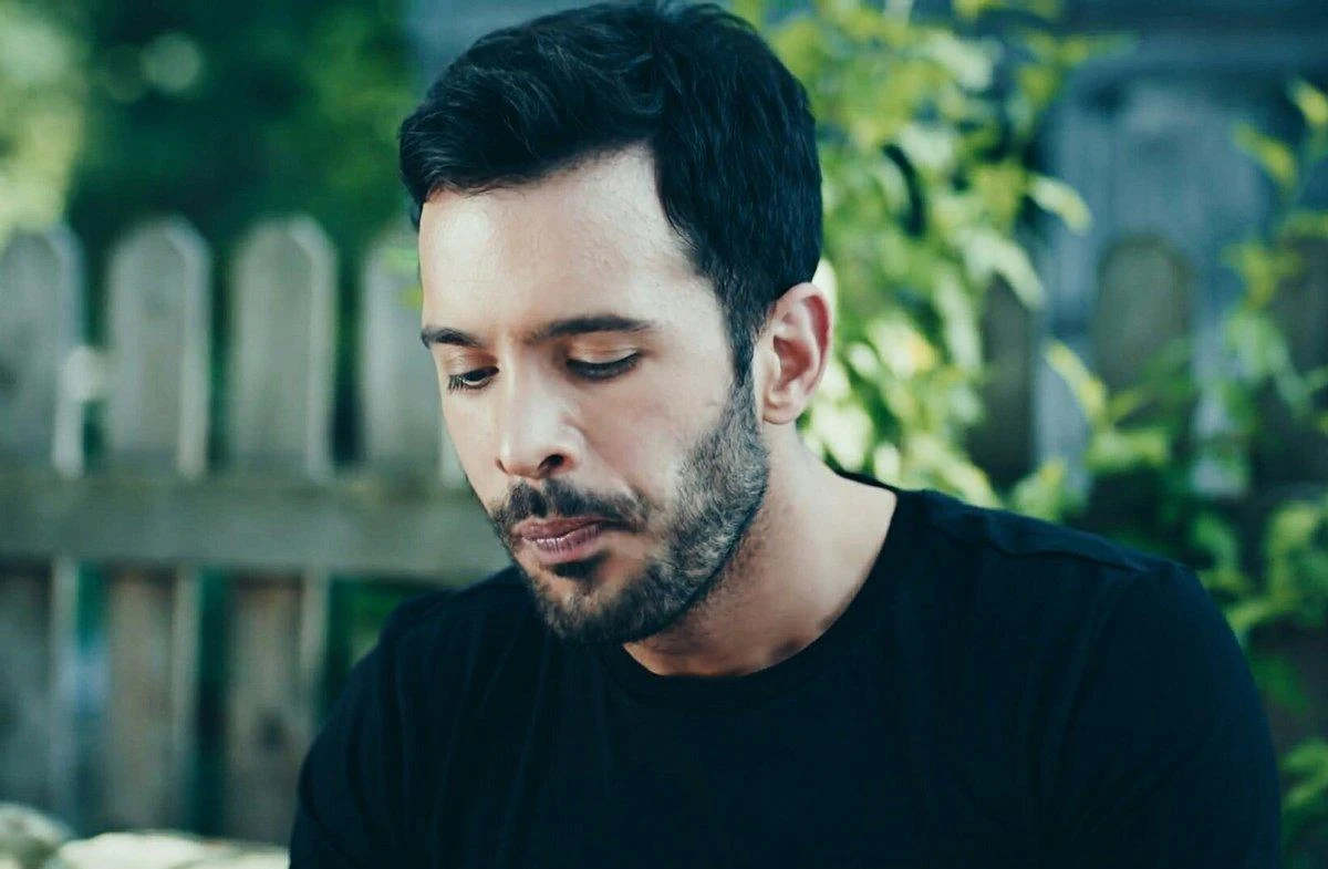 The protagonist of the series  Kiralık Aşk, on fatherhood: "This is not child's play"
