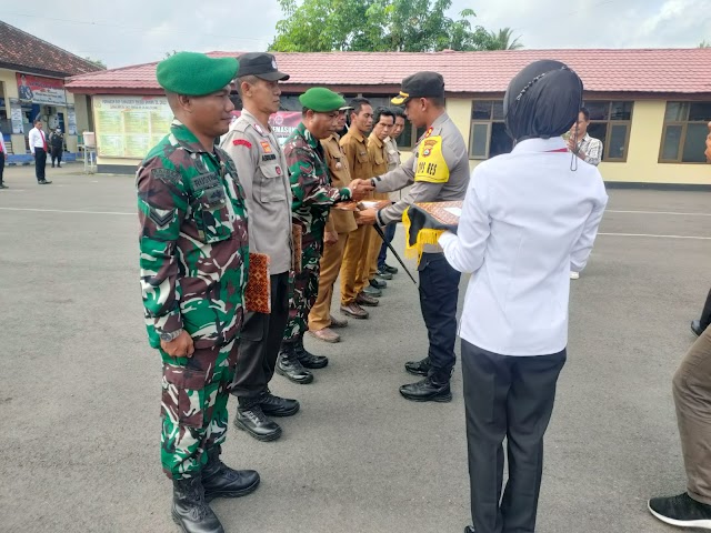 Dua Desa Yang Konflik Sudah Damai, Kapolres Dompu Beri Reward Pada BKTM, Babinsa, Kades dan Toda Hu,u