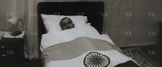 Prime Minister Lal Bahadur Shastri's body covered with Indian tricolour at Tashkent on 11 January 1966