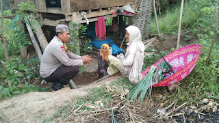 Wujudkan Kedekatan Dengan Masyarakat, Bhabinkamtibmas Desa Manuju Sambangi Warga