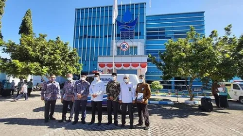 Perumda Air Minum Kota Padang Sumbangkan 1 Unit Ambulance untuk Baznas