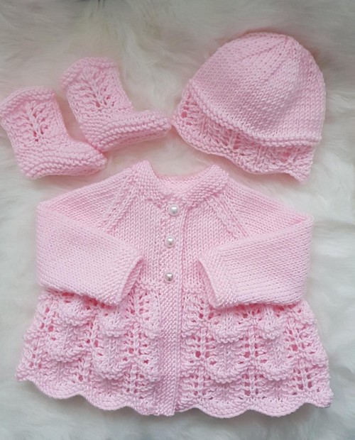 Isabella Baby Cardigan, Hat & Booties - knitting Pattern 