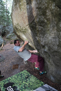 Ivan dans Gainage et Dévers, 6C+, Rocher Canon, Fontainebleau, (C) Greg Clouzeau