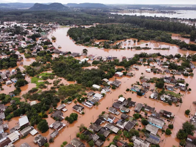 Visão da enchente causada pela ação do ciclone no RS.