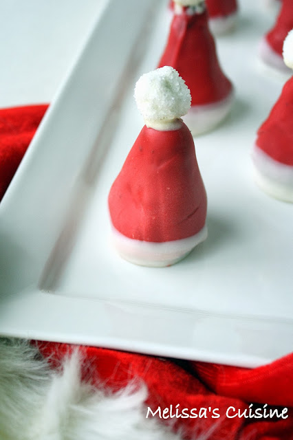 Melissa's Cuisine: Oreo Cookie Ball Santa Hats