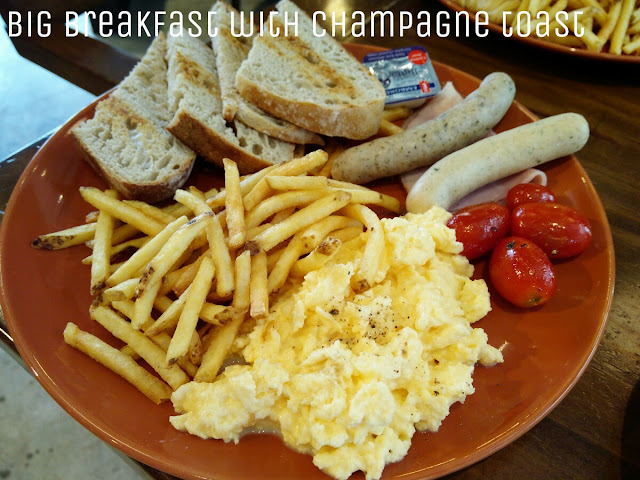 Paulin's Munchies - St Marc Cafe at East Coast Park - Big Breakfast with Champagne Toast