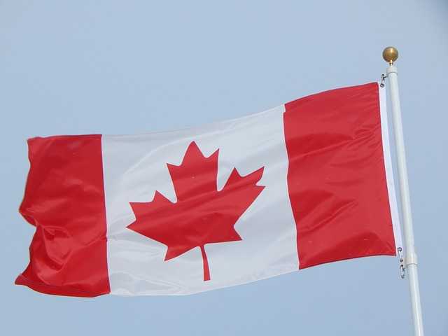 المهن والوظائف المطلوبة في كندا وساعات العمل وشروط الحصول على عقد عمل في كندا