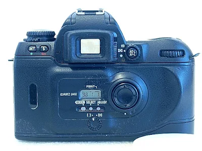 Nikon F80, F80D back