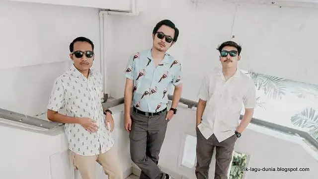 Lirik Lagu Klenik Genk - Trimo Nyingkir