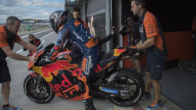 https://liga350.blogspot.com/2019/02/marc-marquez-kembali-ke-lintasan-usai.html