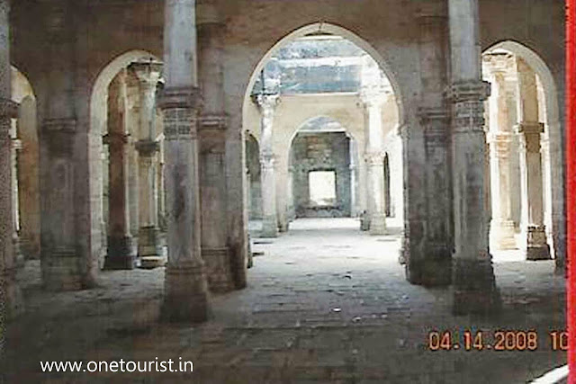   junagarh fort , buddhist caves , uperkot, gujrat