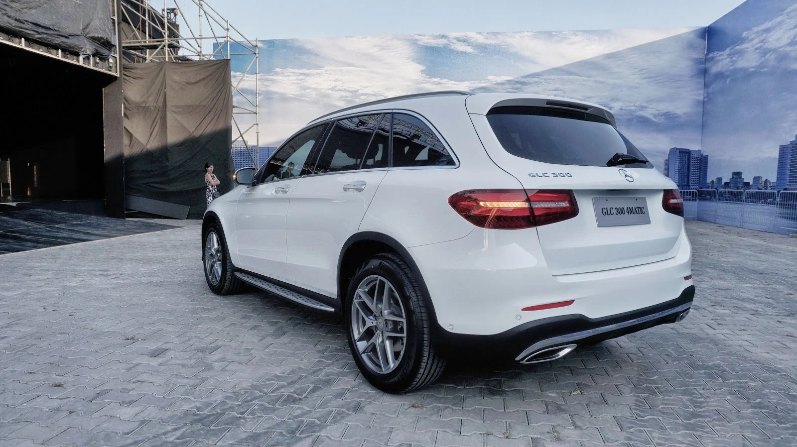 Cận cảnh Mercedes-Benz GLC 300 4Matic 2016