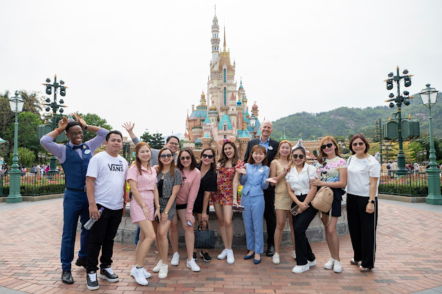 Disney, HKDL, 全球頂級板球運動員及大批國際賓客到訪香港迪士尼 歡度復活節假期, International cricket stars and guests visit  Hong Kong Disneyland during busy Easter holiday season