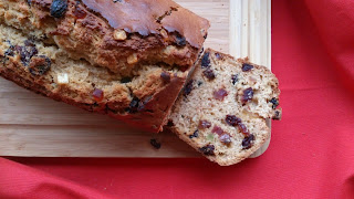 bizcocho especiado navidad navideño frutos secos fruta escarchada arándanos pasas desayuno merienda cena jengibre canela rico suave esponjoso sabor aroma horno casero 