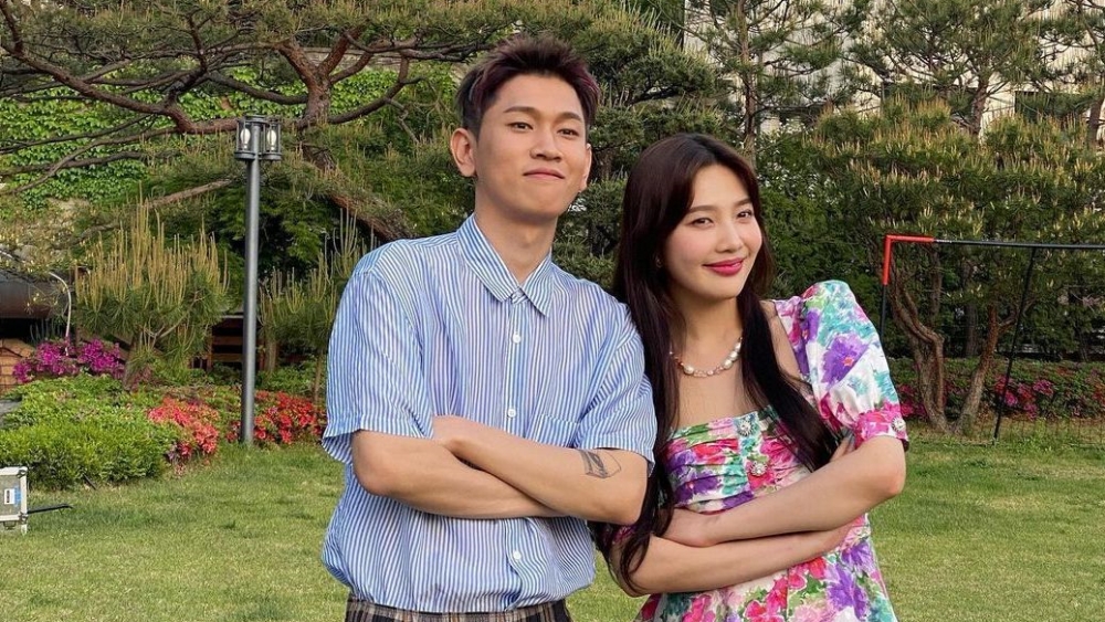 Red Velvet's Joy and Crush Are Reportedly Dating!