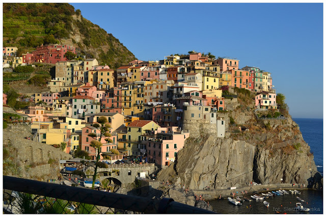 Cinque Terre i Manarola - miasto wybrzeża liguryjskiego we Włoszech