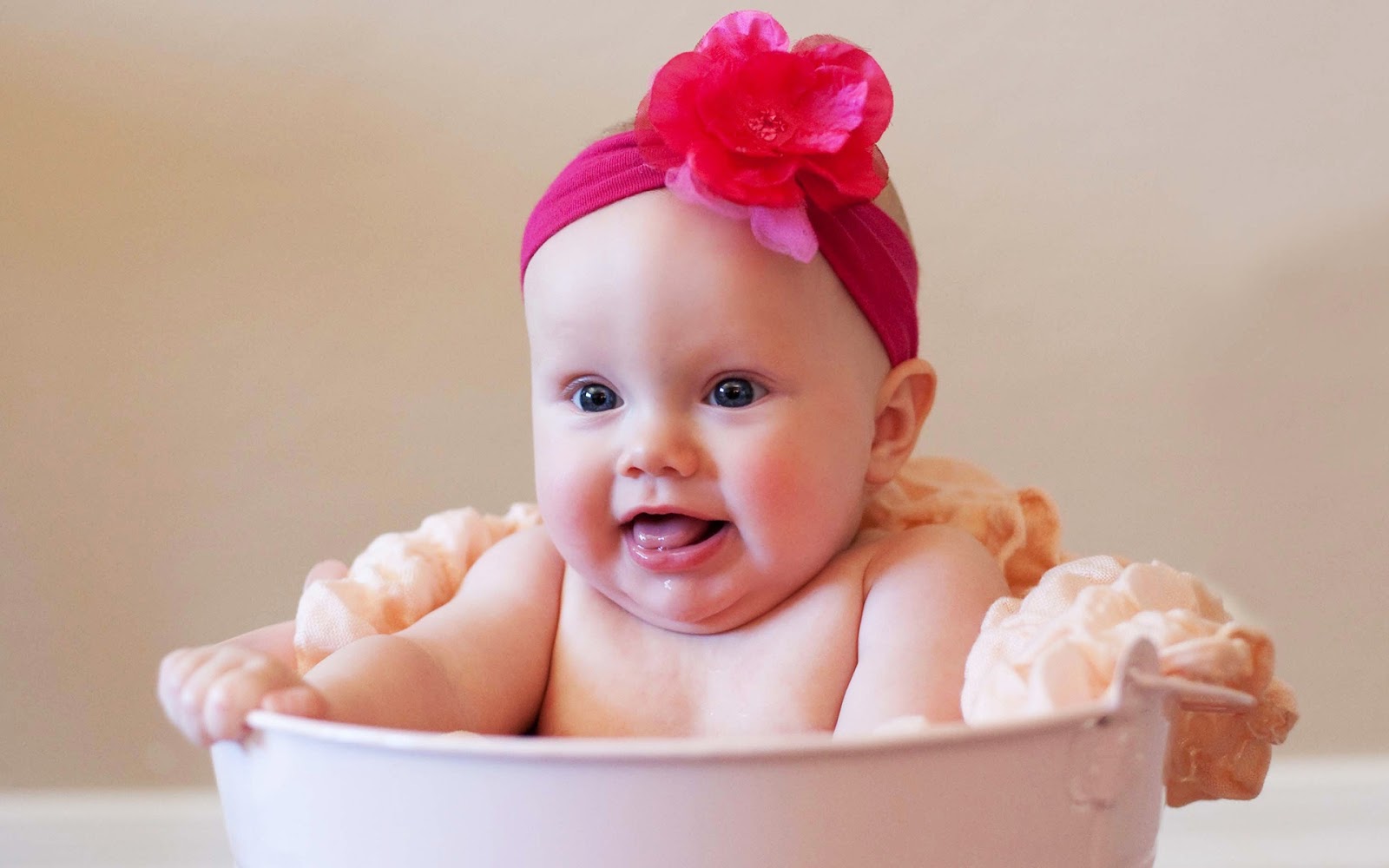 HD Wallpapers Pics: Download Cute Babies Wallpapers