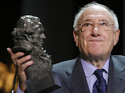 Con su Goya de Honor en la gala de los premios de 2007. Alfredo Landa Areta .