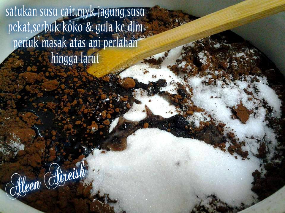 Dapur Chomey Aleen Aireish: KEK COKLAT CHEESE LARVA 