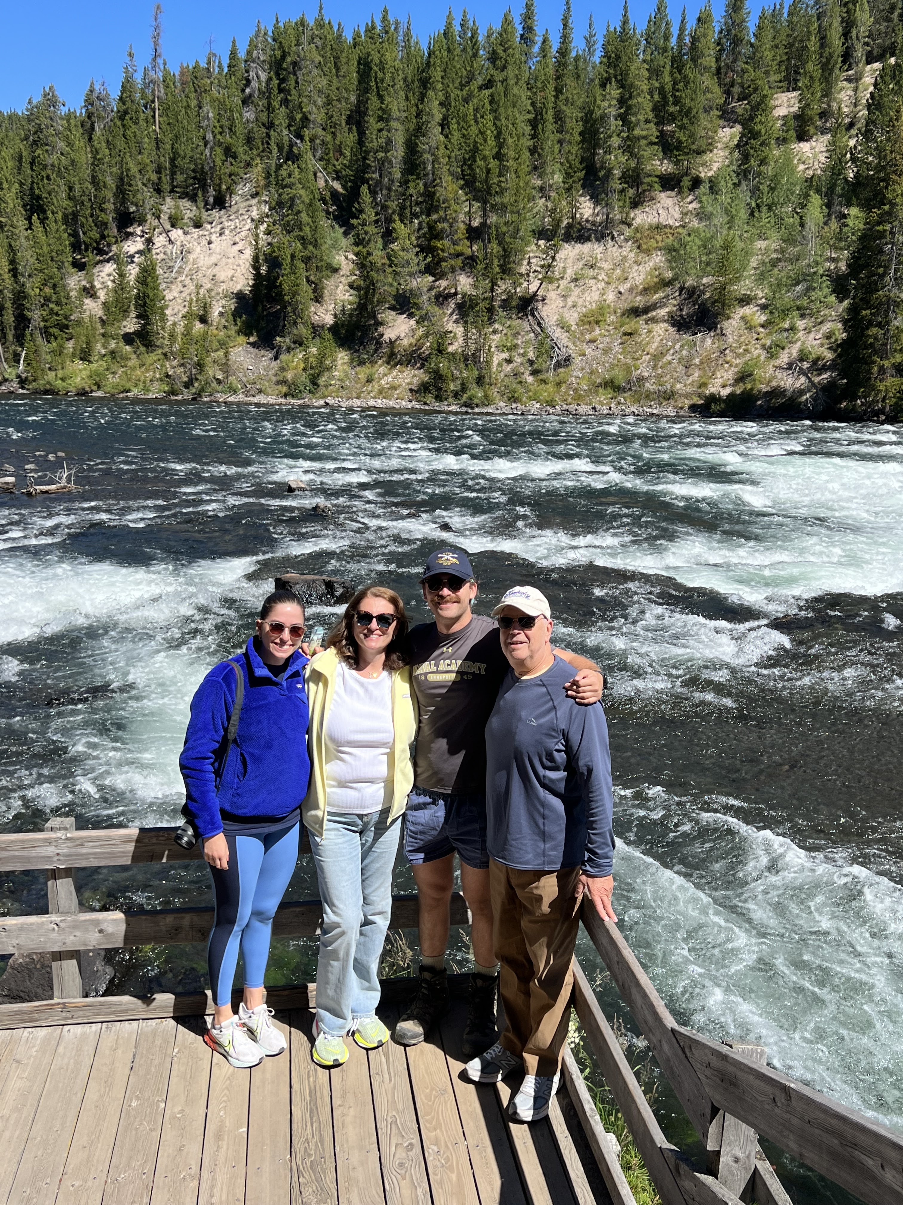 yellowstone, wyoming, national park, wyoming travel guide, us national park, yellowstone travel guide